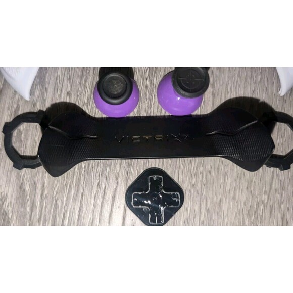 Victrix Gambit Xbox Controller Plates,2 Thumbsticks,2 Rings, 1 Paddle & 1 D-pad - Picture 7 of 8